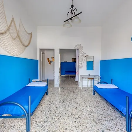 Casa vacanze Cod 272 Piano Terra A 50m Dal Mare *